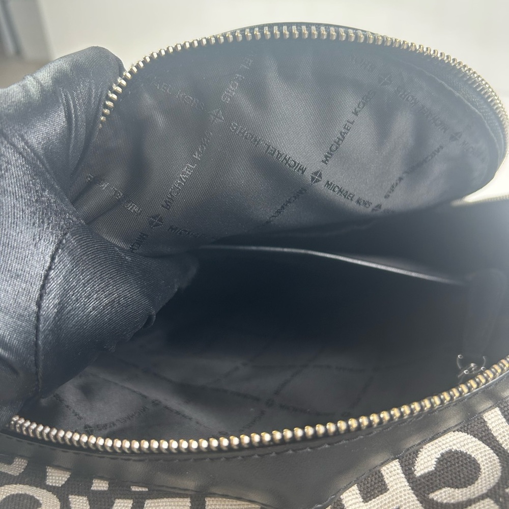 Michael Kors Kenly Large Backpack 35S0SY9B7J Black Multi White Logo NWT - Picture 10 of 10